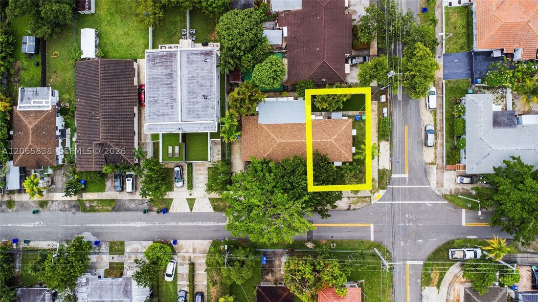 Apartment in Coral Gables, Florida, United States 1 - 18588958