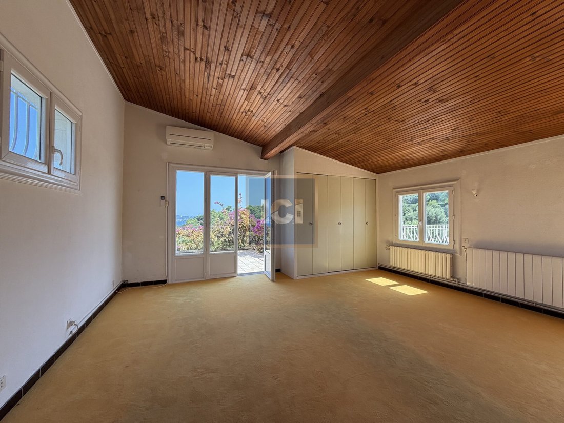 Villa in Grimaud, Provence-Alpes-Côte d'Azur, France 4 - 18593915
