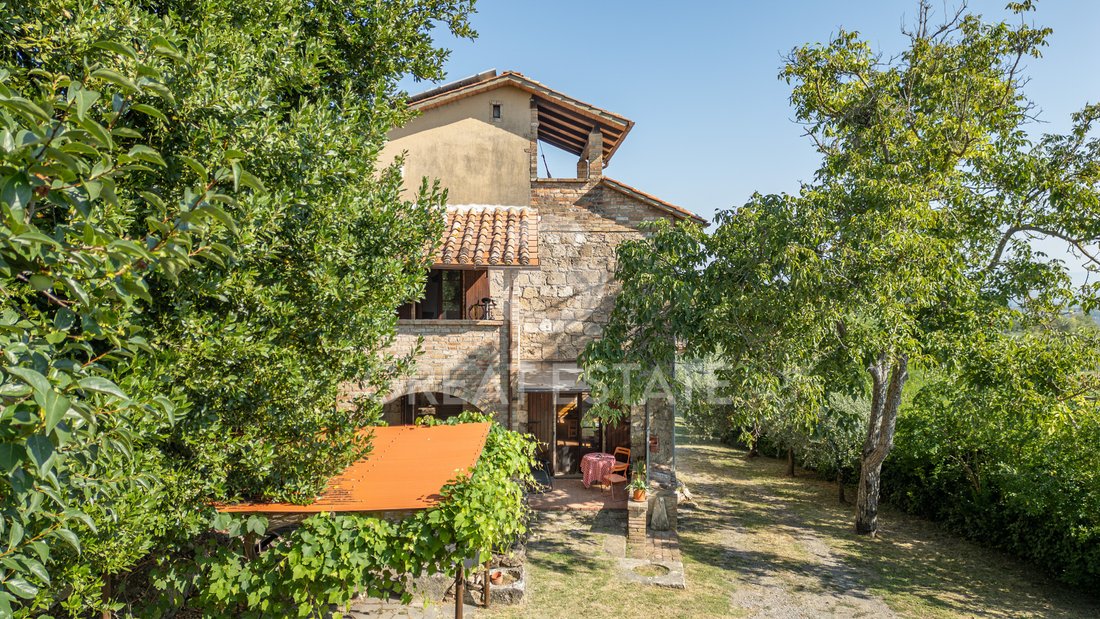 Estate in Sarteano, Tuscany, Italy 3 - 18591777