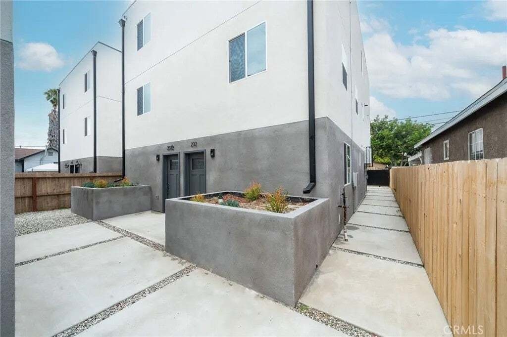 Los Angeles, California, United States 4 - 17628253
