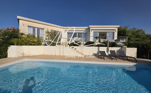 Estate in Nord, Cavalaire-sur-Mer, France 1