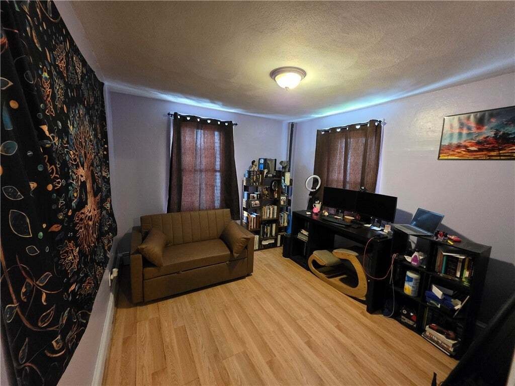 Pawtucket, Rhode Island, United States 4 - 18590974