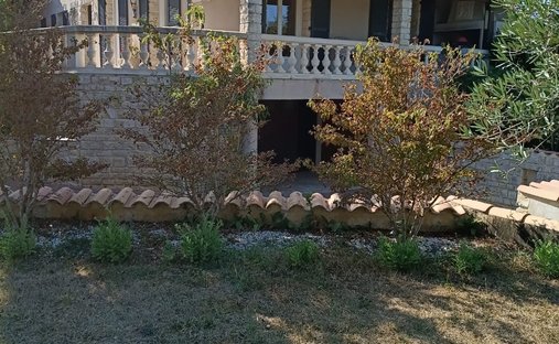 Casa a La Vergne, Nuova Aquitania, Francia 1
