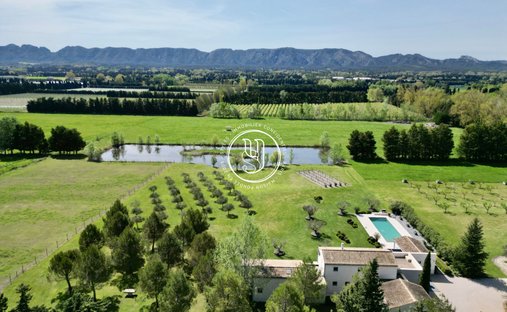 Villa in Saint-Rémy-de-Provence, Provence-Alpes-Côte d'Azur, France 1