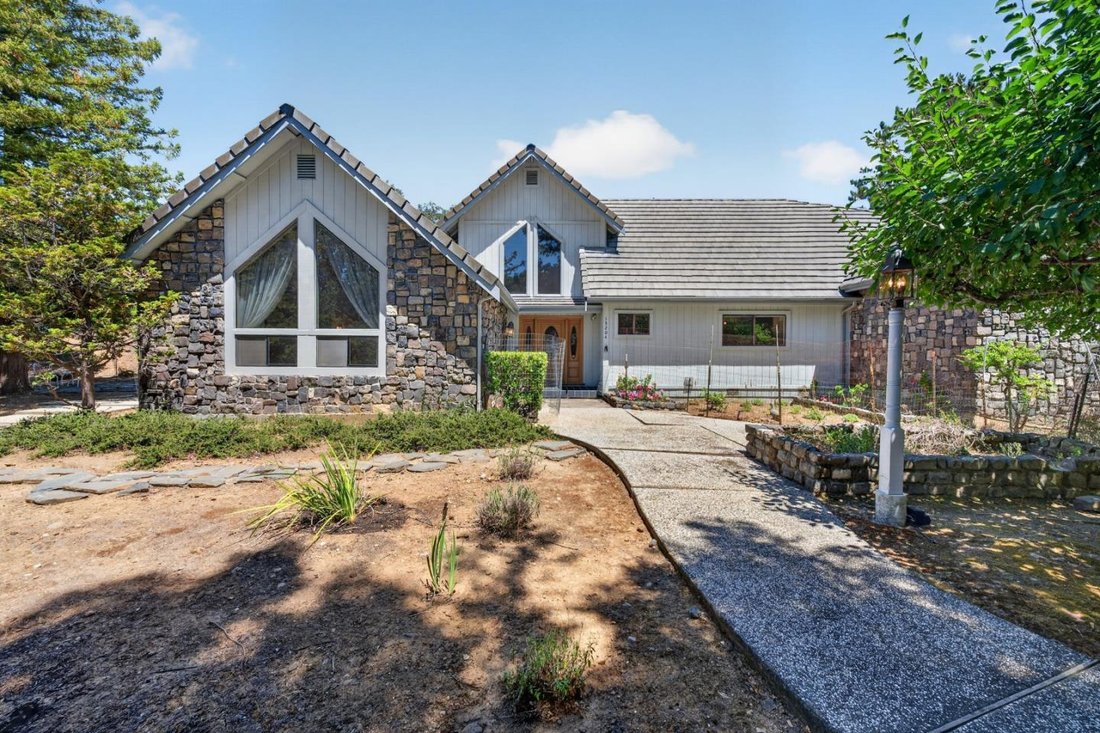 House in Los Altos Hills, California, United States 2 - 18591457