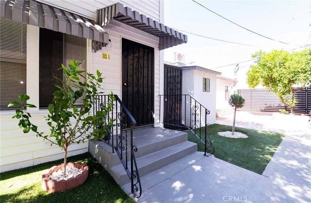 Los Angeles, California, United States 2 - 18592078