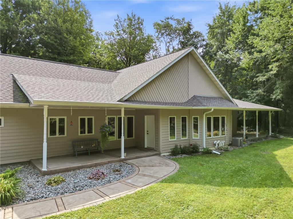 House in Bloomer, Wisconsin, United States 4 - 18591503