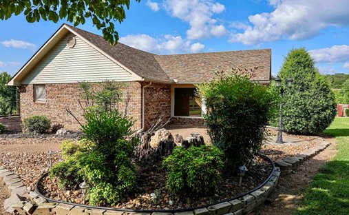 House in Mammoth Spring, Arkansas, United States 1