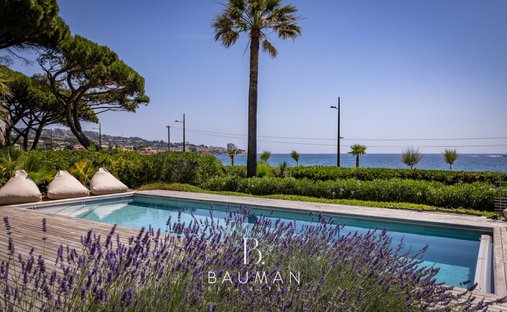 Villa in Ville-Les Saquedes-Le Bouillonnet, Sainte-Maxime, France 1