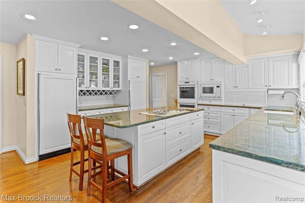 House in Beverly Hills, Michigan, United States 3 - 18591237