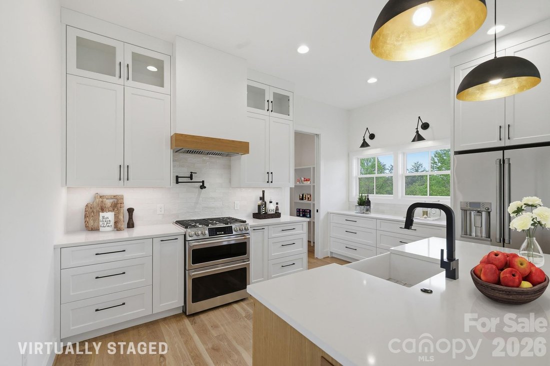 Casa en Asheville, Carolina del Norte, Estados Unidos 4 - 17765049