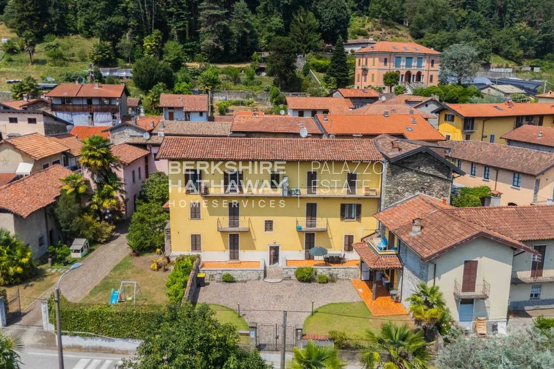 Autres à Verbania, Piémont, Italie 2 - 18590504