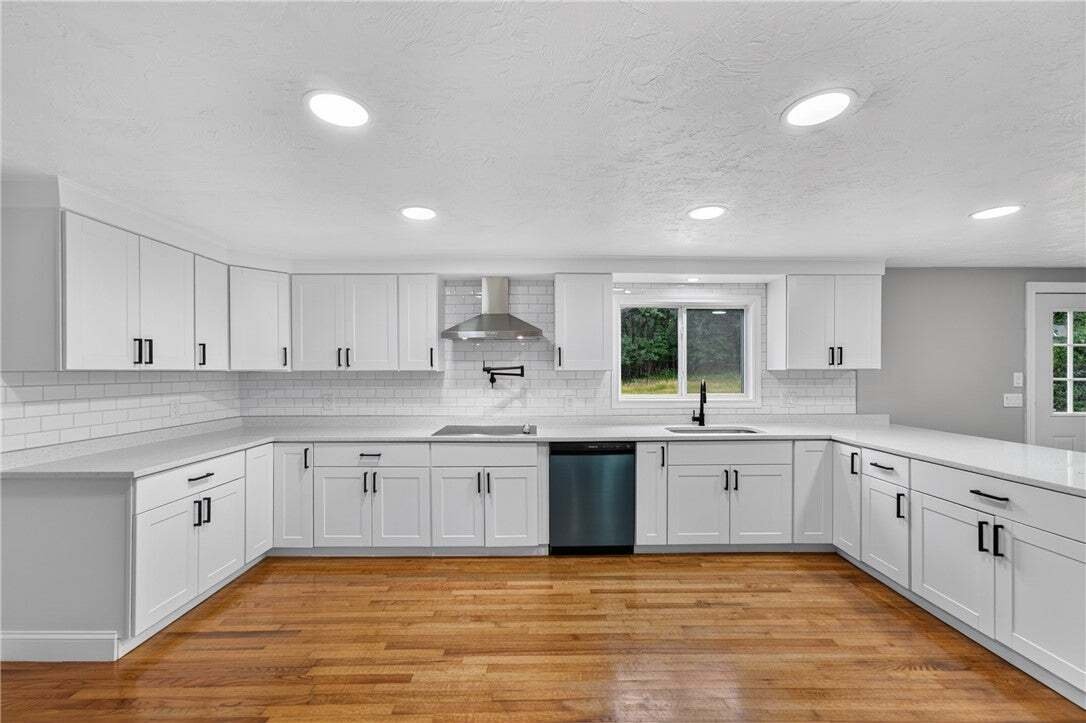 House in North Smithfield, Rhode Island, United States 4 - 18588822