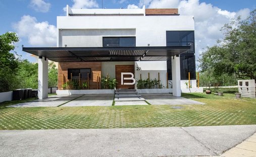 House in Cancún Country Club, Quintana Roo, Mexico 1