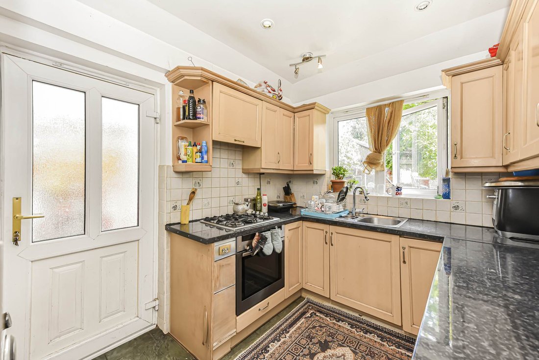 House in West Acton, Ealing, England 4 - 18590977