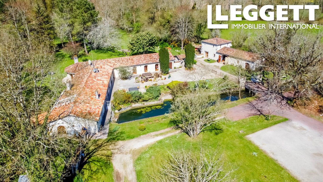 House in Montmerac, Nouvelle-Aquitaine, France 1 - 15392078