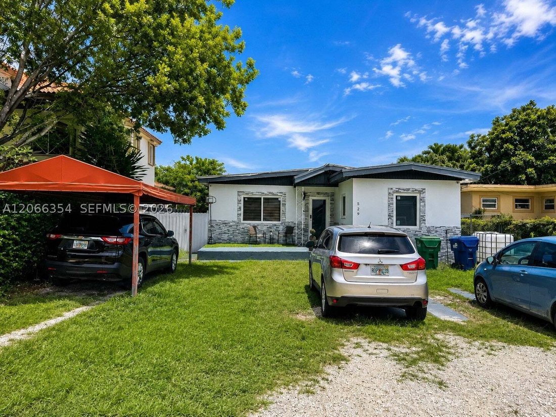 House in Miami, Florida, United States 1 - 18591553