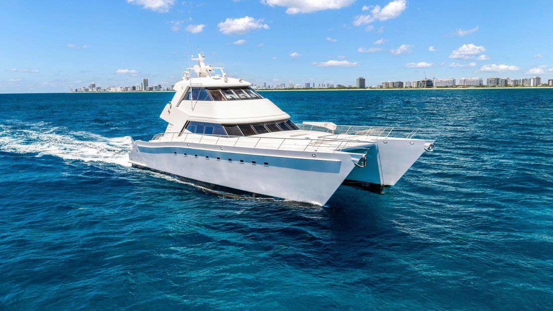 Catamaran in United States 3 - 18589067