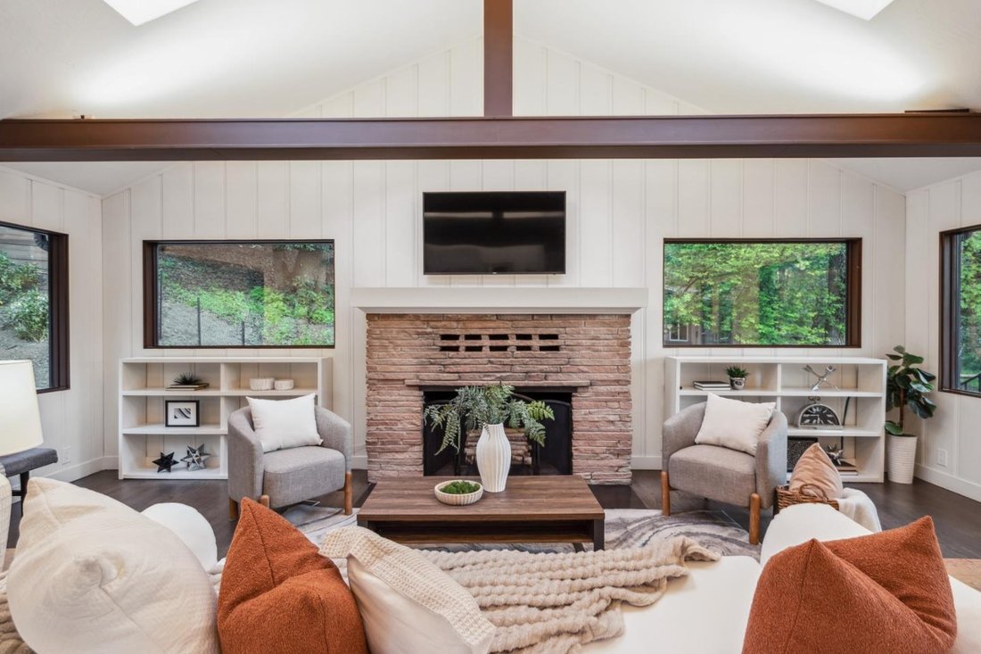 Portola Valley, California, United States 5 - 18589416