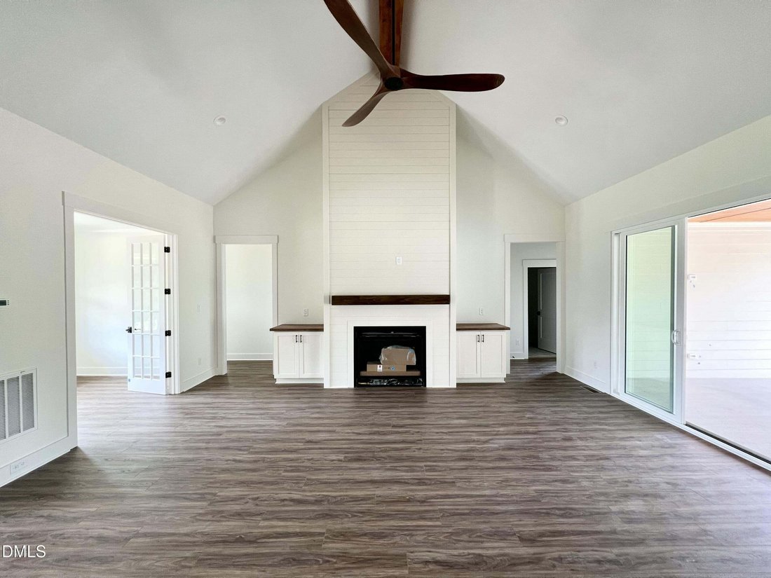 House in Four Oaks, North Carolina, United States 5 - 18152843