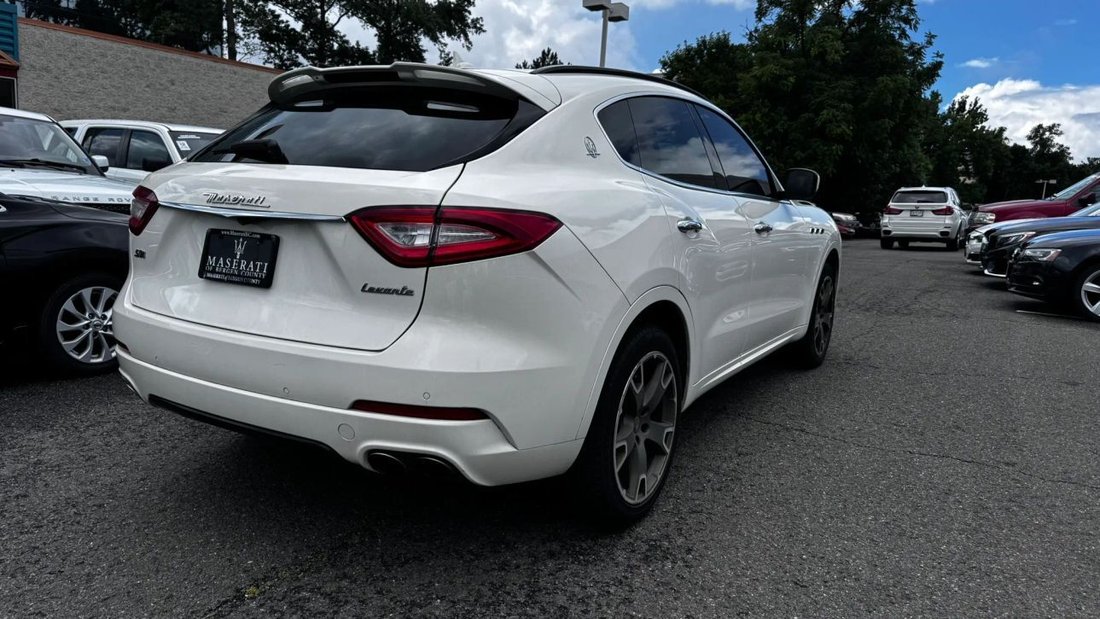 Suv in Vienna, VA, United States 5 - 18593356