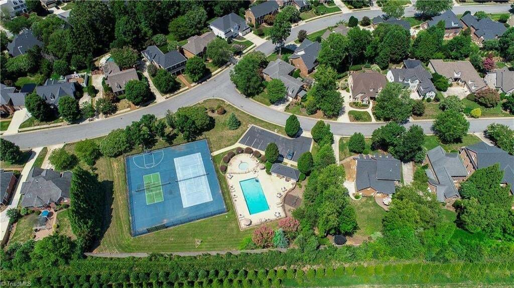 Maison à Greensboro, Caroline du Nord, États-Unis 2 - 18508242