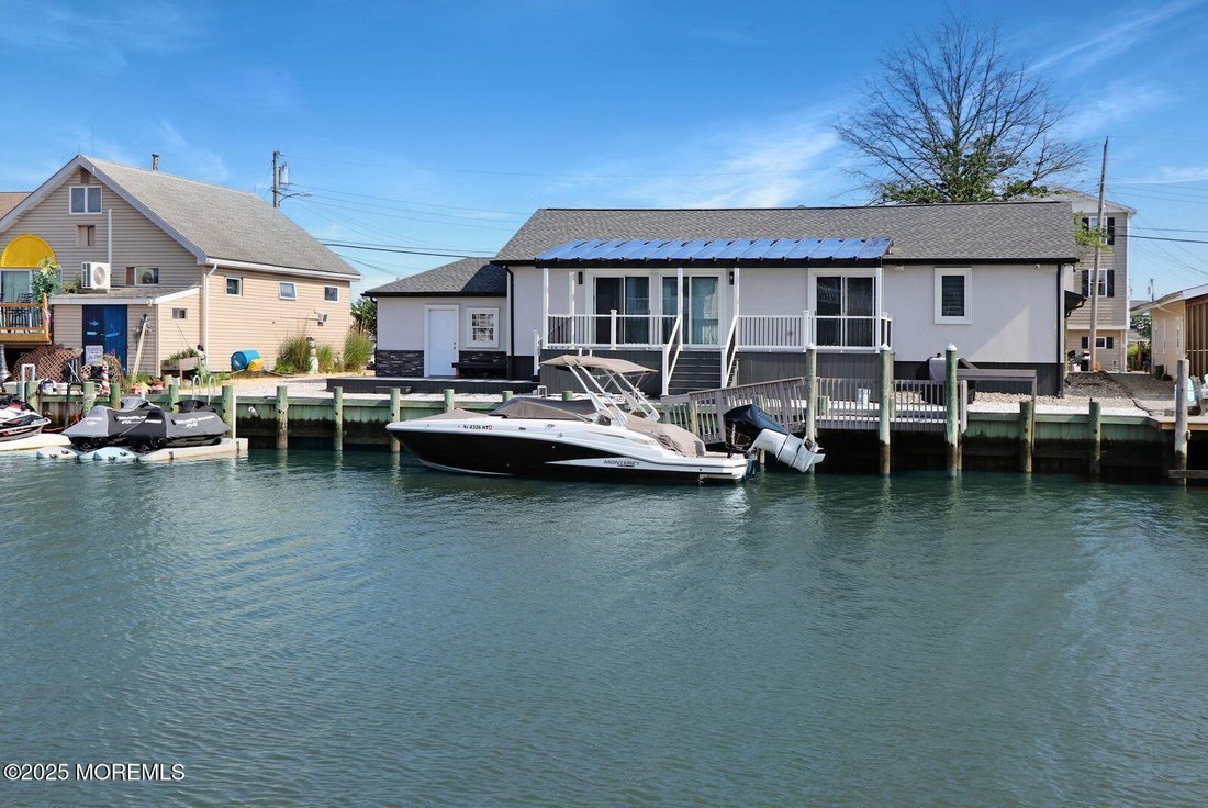 House in Little Egg Harbor Township, New Jersey, United States 5 - 18589389