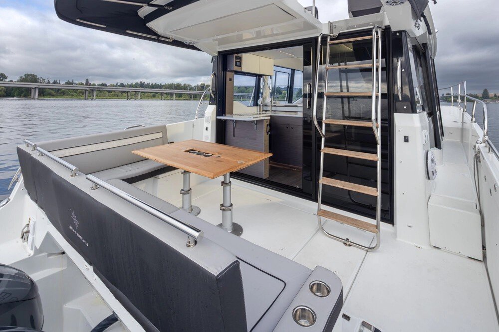 Flybridge in United States 5 - 18589295