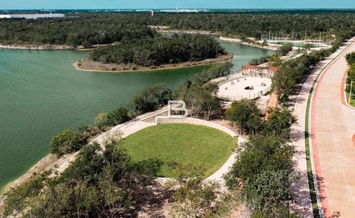 Land in Cancún, Quintana Roo, Mexico 1