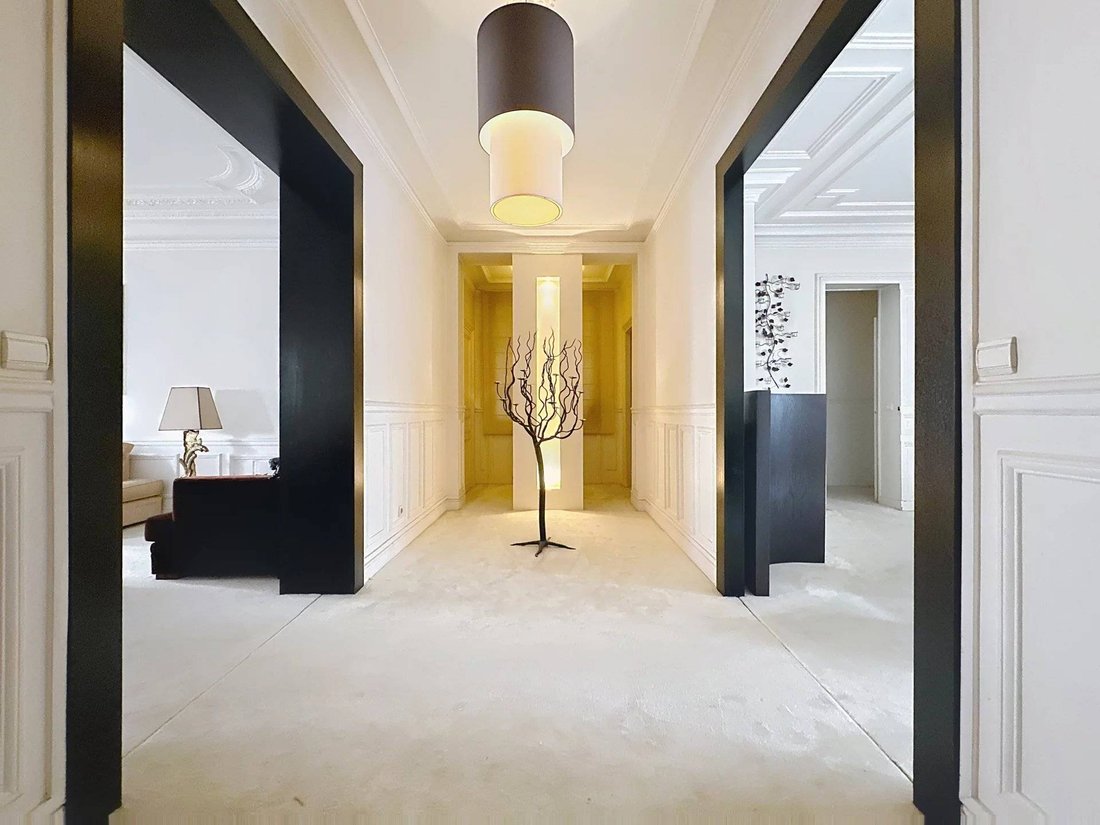 Apartment in Saint Philippe du Roule, Paris 8e Arrondissement, Paris 2 - 16469713