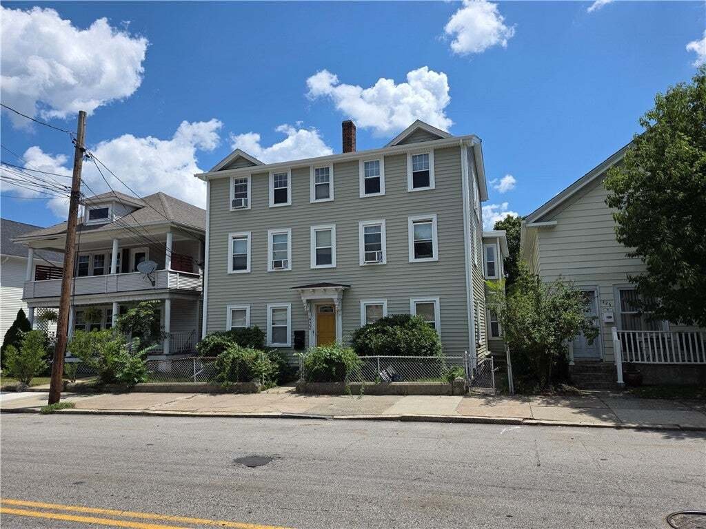 Pawtucket, Rhode Island, United States 1 - 18590974