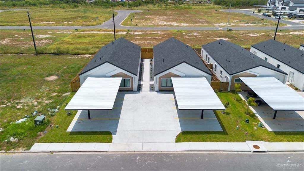 Sullivan City, Texas, United States 1 - 18590944