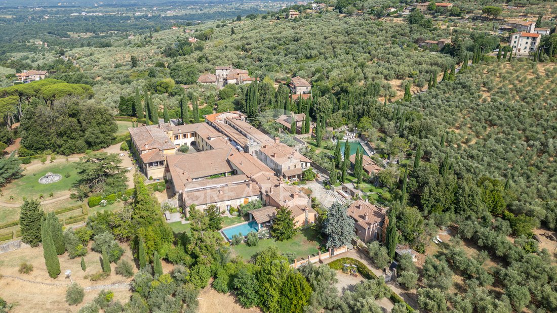 Estate in Castelfranco Piandisco, Tuscany, Italy 3 - 18591683