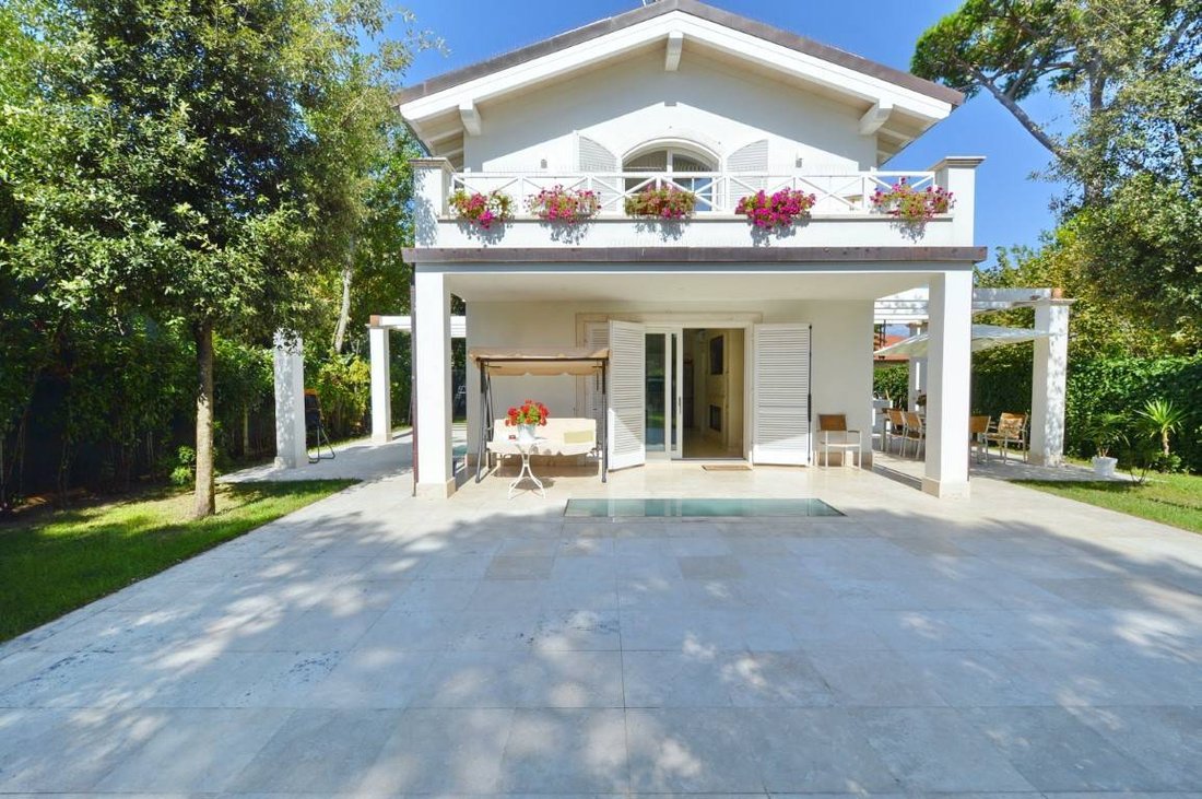 Villa in Center, Forte dei Marmi, Tuscany 1 - 18593644