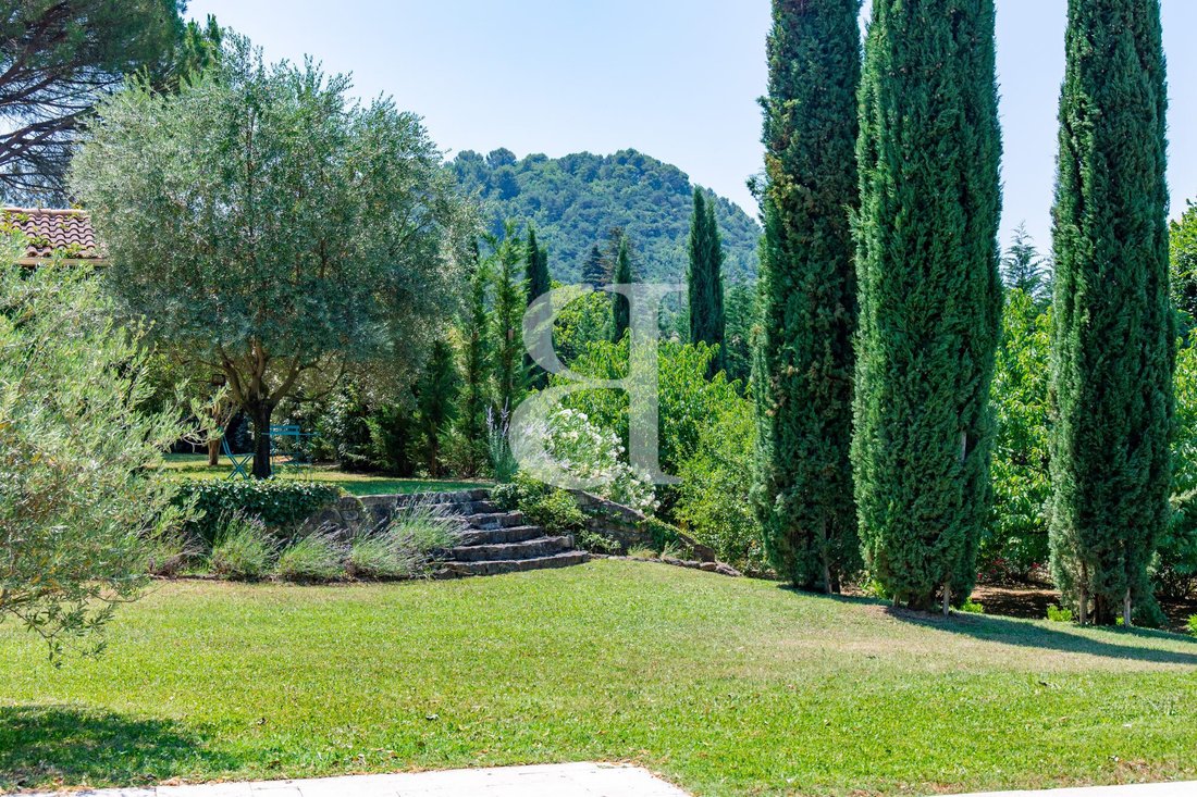 Villa in Entrechaux, Provence-Alpes-Côte d'Azur, France 2 - 18593934
