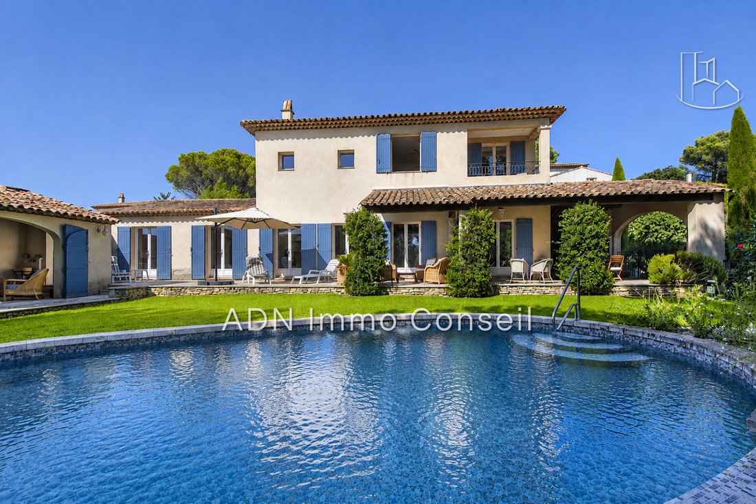 Villa in Mallemort, Provence-Alpes-Côte d'Azur, France 1 - 18587154