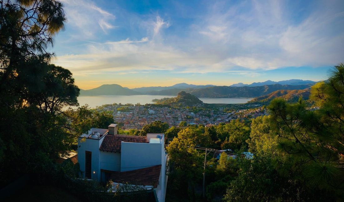 House in Valle de Bravo, State of Mexico, Mexico 1 - 18590381