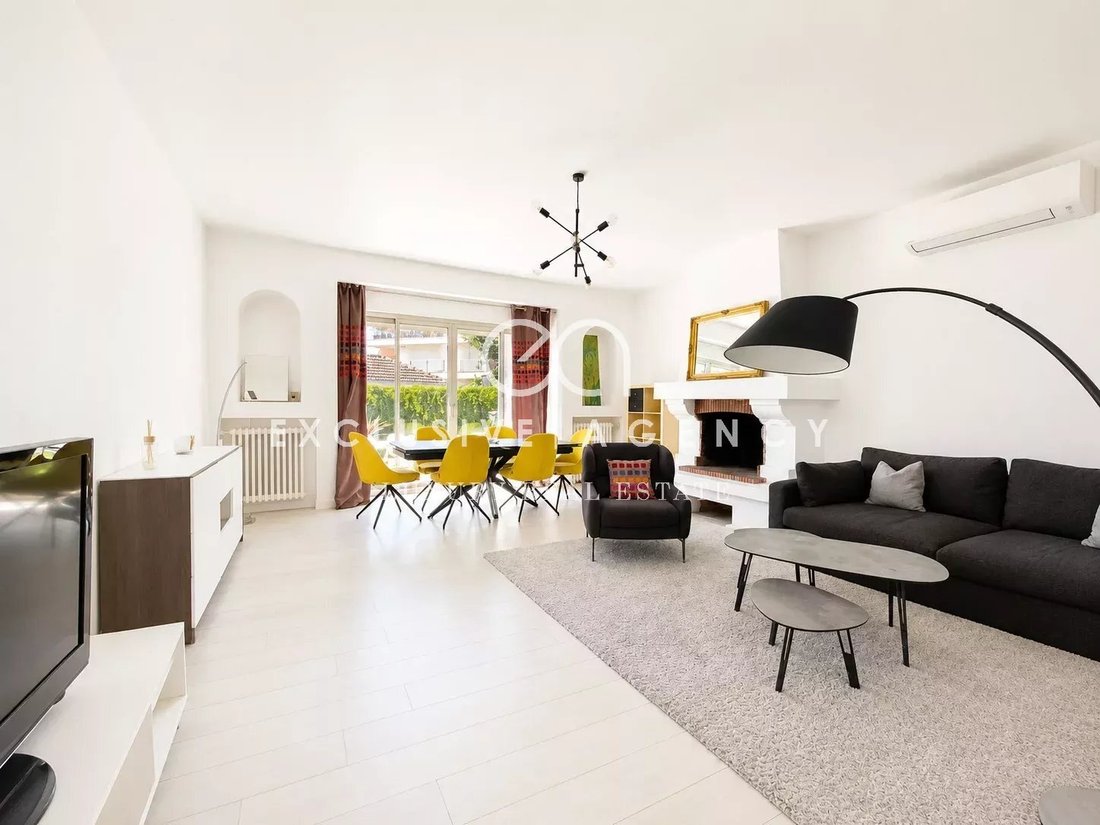 House in Cannes, Provence-Alpes-Côte d'Azur, France 2 - 16844553