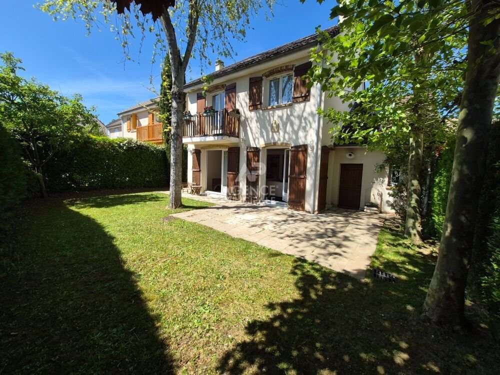 House in Forêt, Saint-Germain-en-Laye, France 4 - 18589658