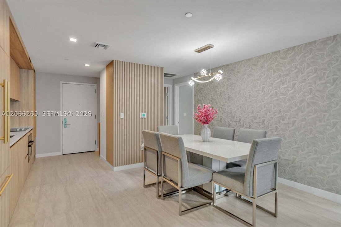 Condo in Miami, Florida, United States 5 - 18591538