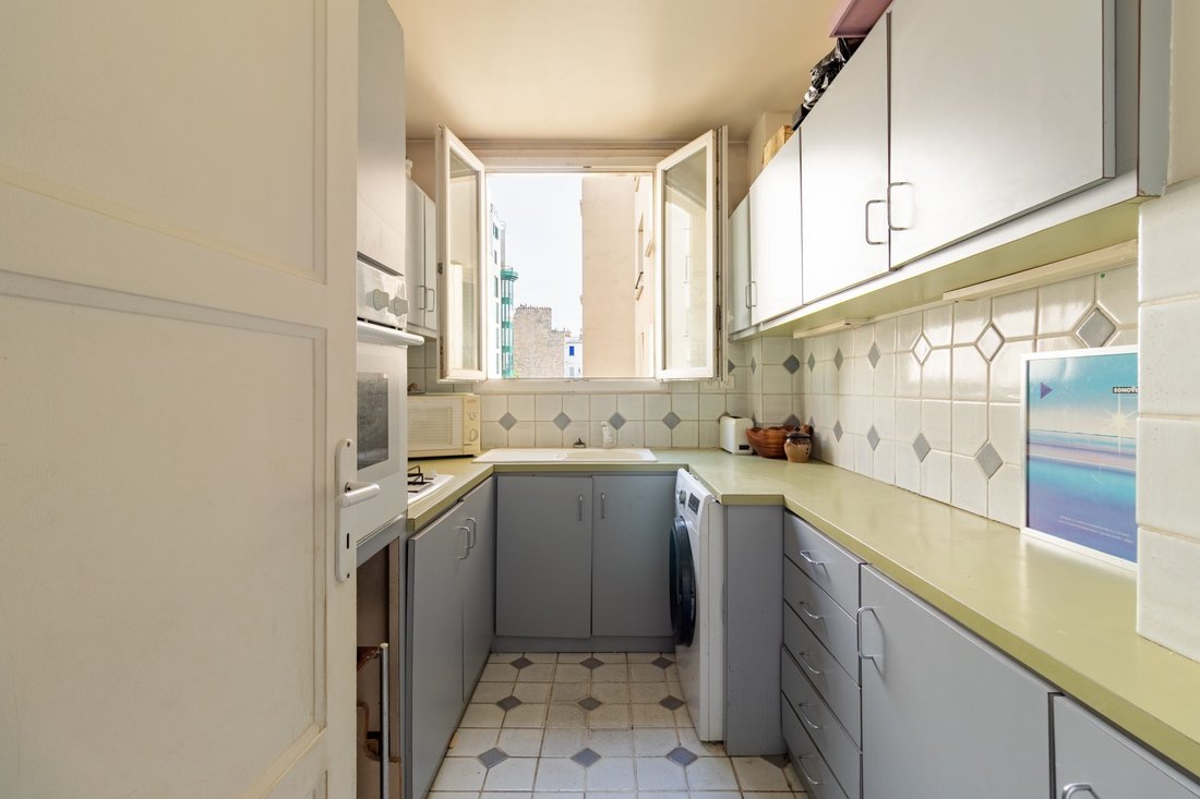 Apartment in Perouses, Paris, Ile-de-France 5 - 18593870