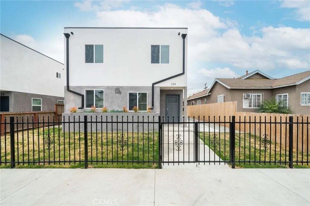 Los Angeles, California, United States 2 - 17628253