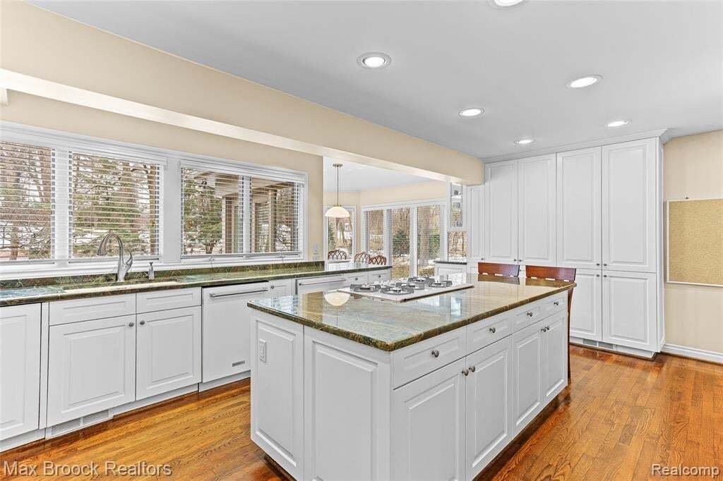 House in Beverly Hills, Michigan, United States 4 - 18591237