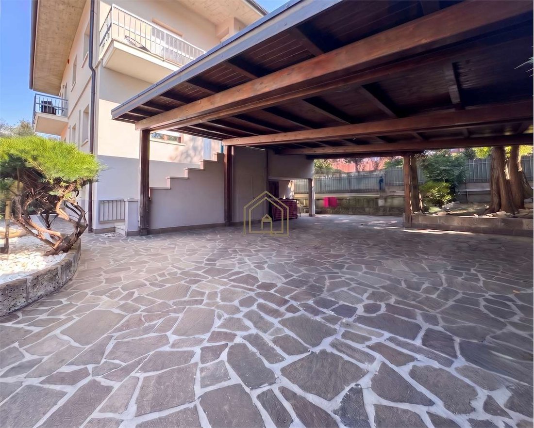 Villa in Historic Center, Desenzano del Garda, Lombardy 1 - 18591768