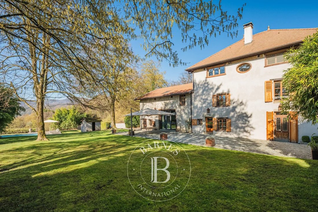 Country House in Charnecles, Auvergne-Rhône-Alpes, France 1 - 17449012