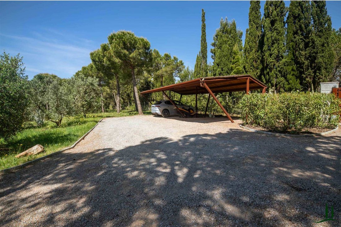 Villa in San Vincenzo, Tuscany, Italy 2 - 18591047
