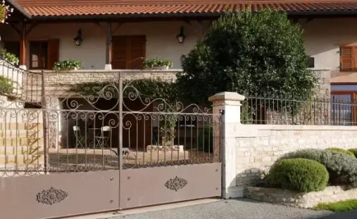 House in Cormatin, Bourgogne – Franche-Comté, France 1