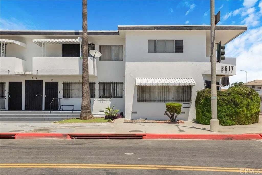 Los Angeles, California, United States 3 - 18591976