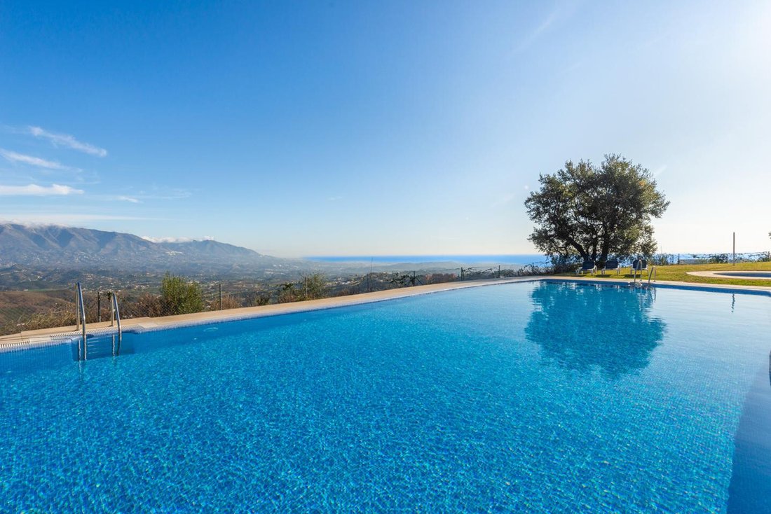 Townhouse in Ojen, Andalusia, Spain 2 - 18592927