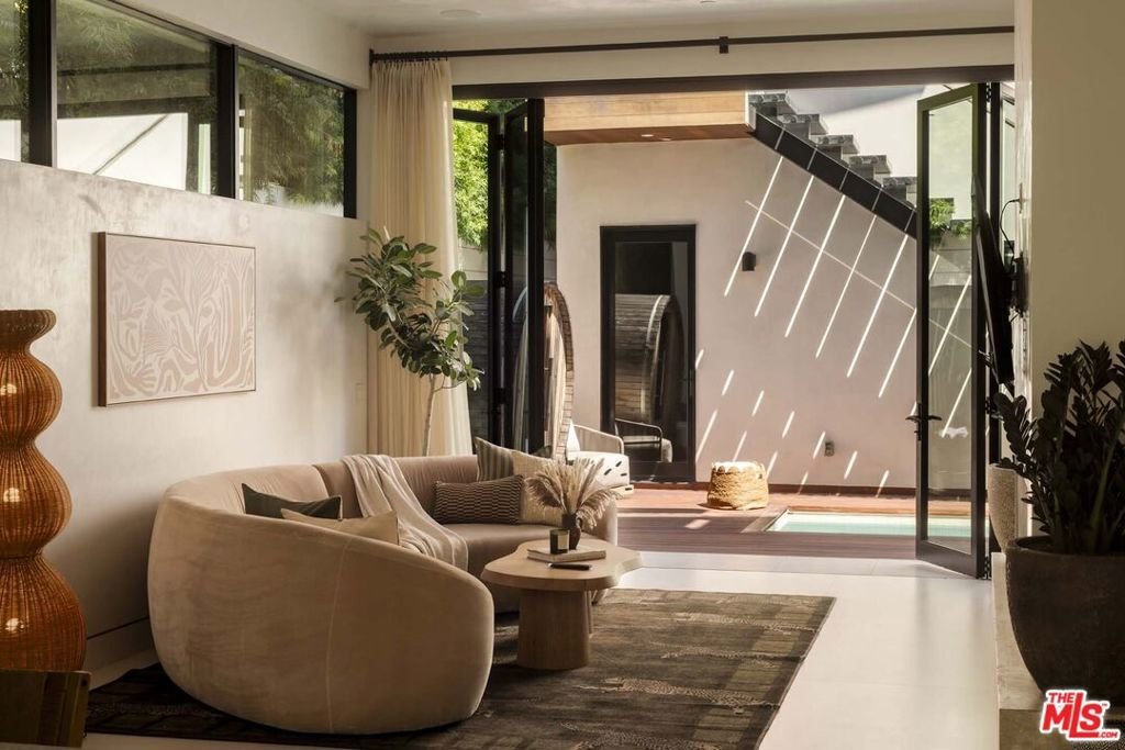 House in Los Angeles, California, United States 4 - 17854820